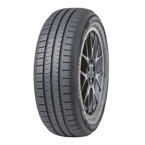 215/45R18 INVOVIC EL601 93W